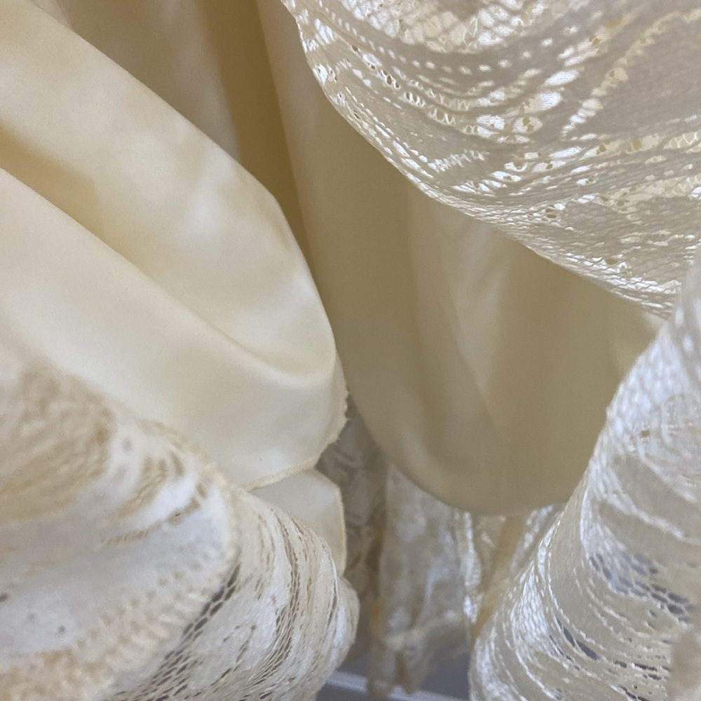 🆕 Cream Lace Maxi Dress with Pom Pom Details size Xl - Picture 4 of 6